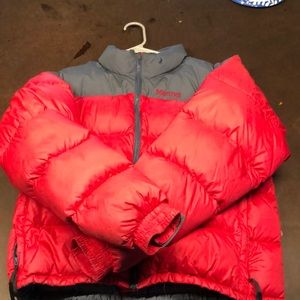 Marmot large zip up puffer